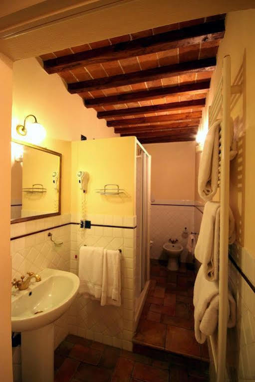 Baldovino Di Monte Bed and Breakfast Monte San Savino Εξωτερικό φωτογραφία